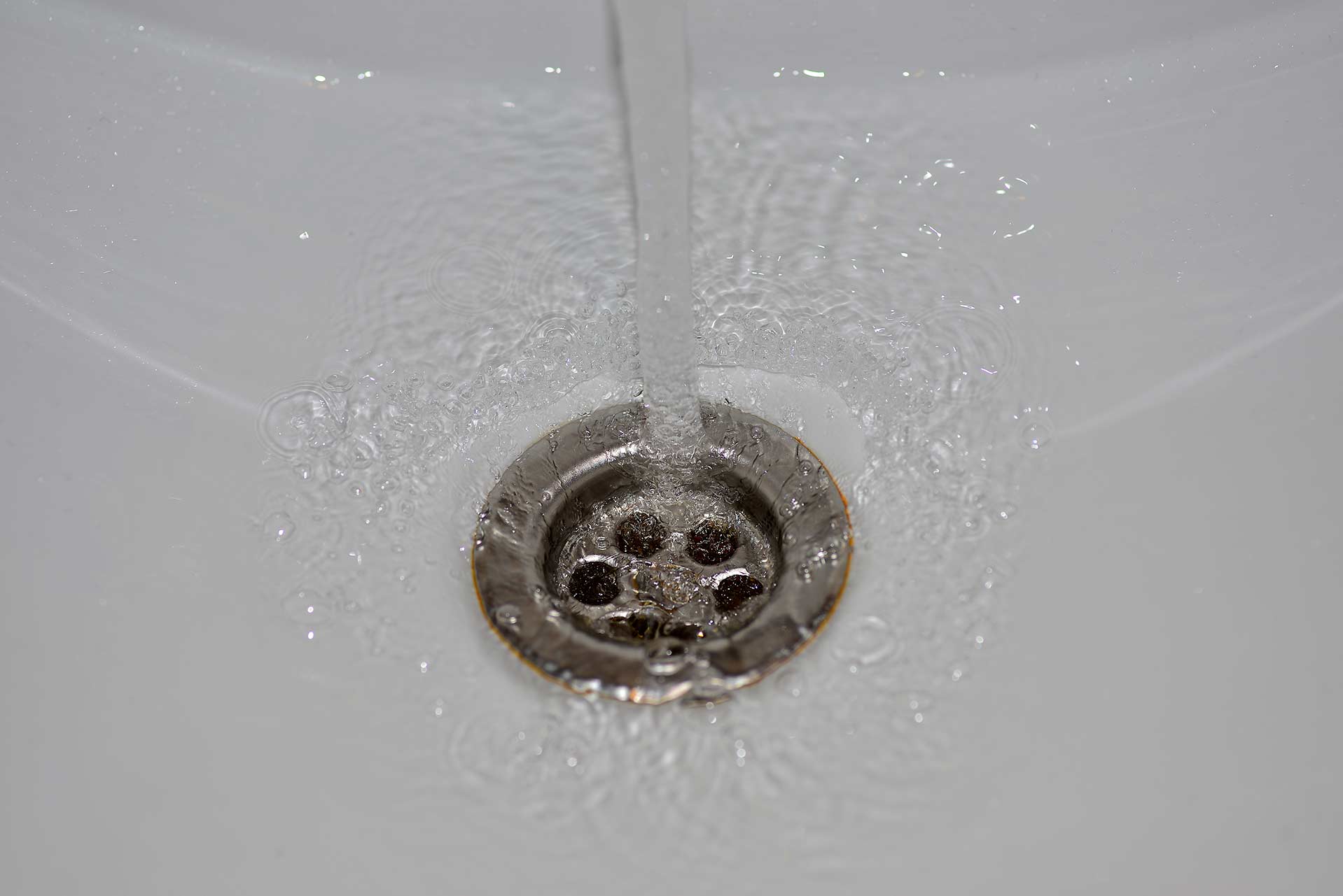 A2B Drains provides services to unblock blocked sinks and drains for properties in Elstree.